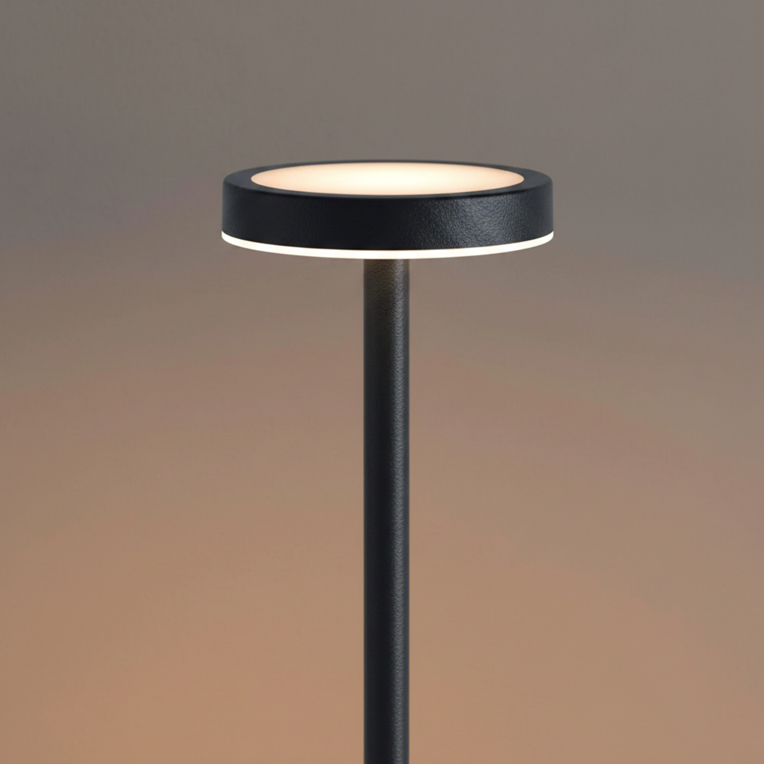 variant: Black