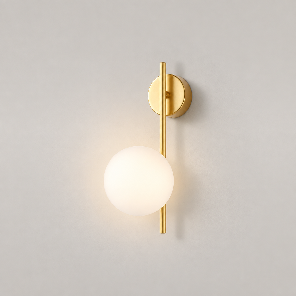 Frosted Globe Wall Light Halira One Globe, Fond neutre