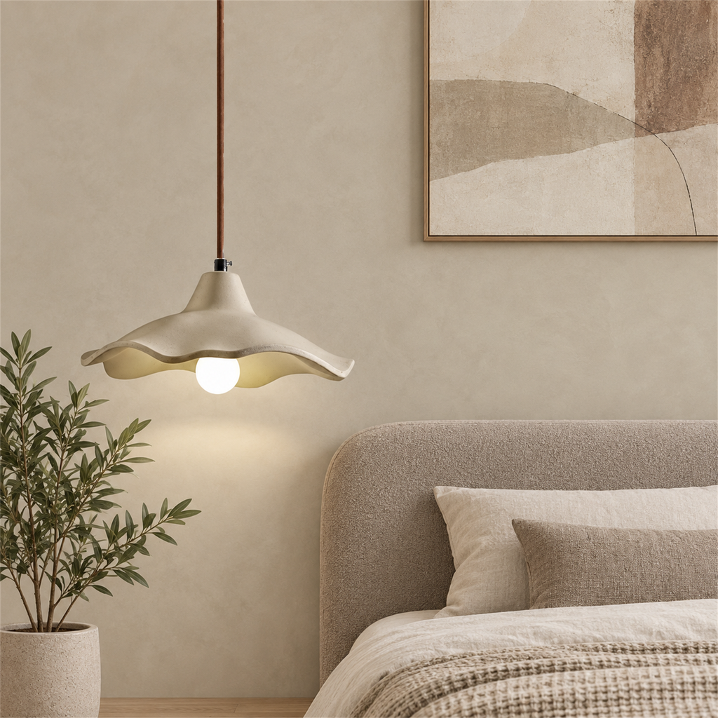 Scalloped Bell Pendant Light Dalena, Chambre, chevet