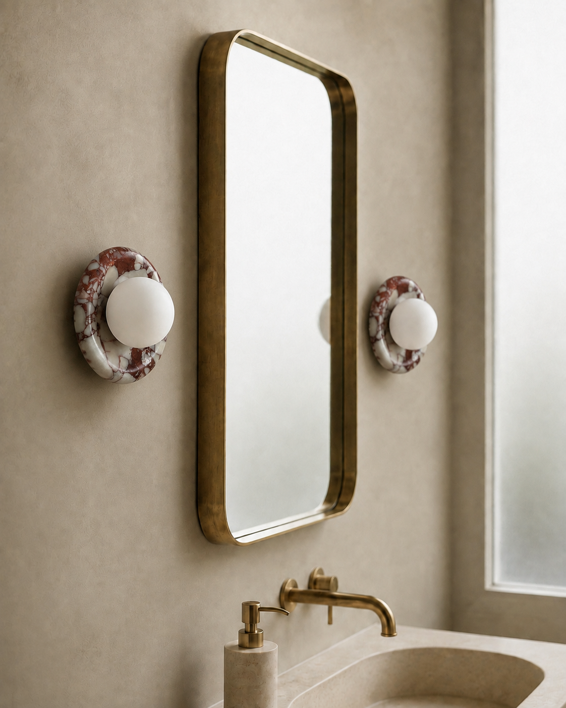 Marble and Glass Wall Light Tenara, Salle de bain, deux appliques red