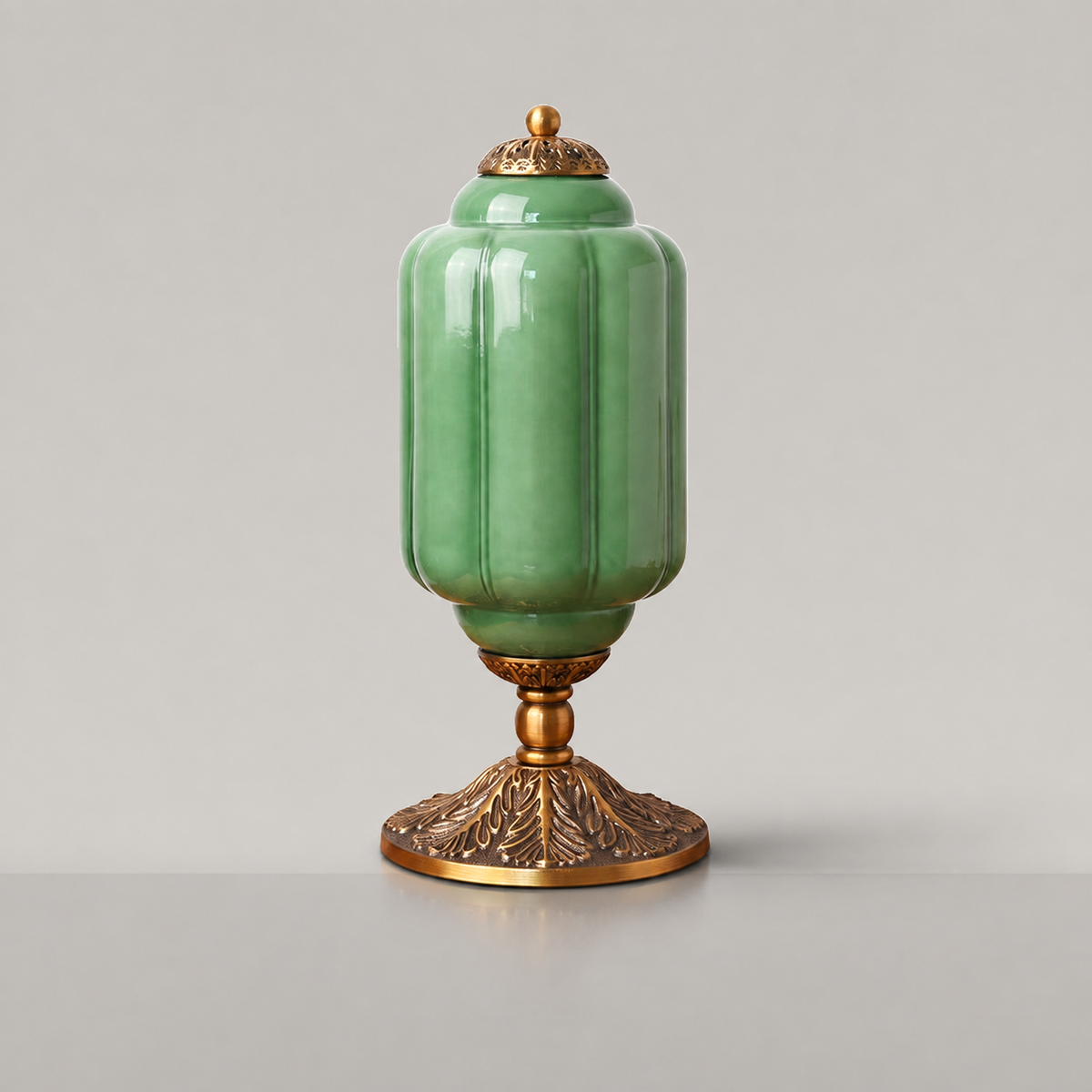 Textured Glass Table Lamp Yvara Green, Fond neutre