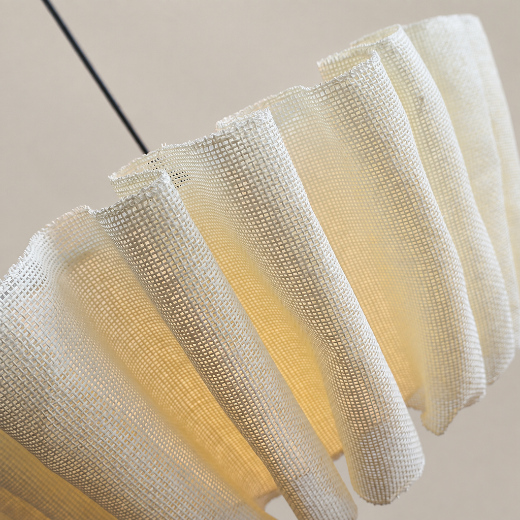 Handmade Fabric Pendant Light Belora, Gros plan sur le tissu