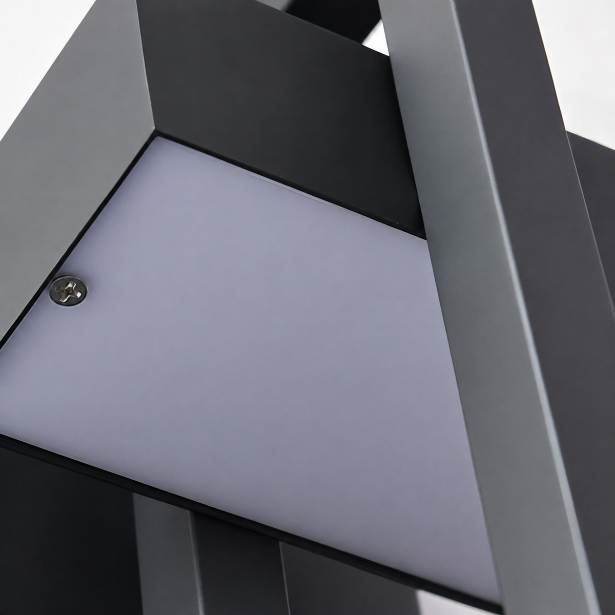 Outdoor Down Wall Light Perina, Gros plan sur le diffuseur